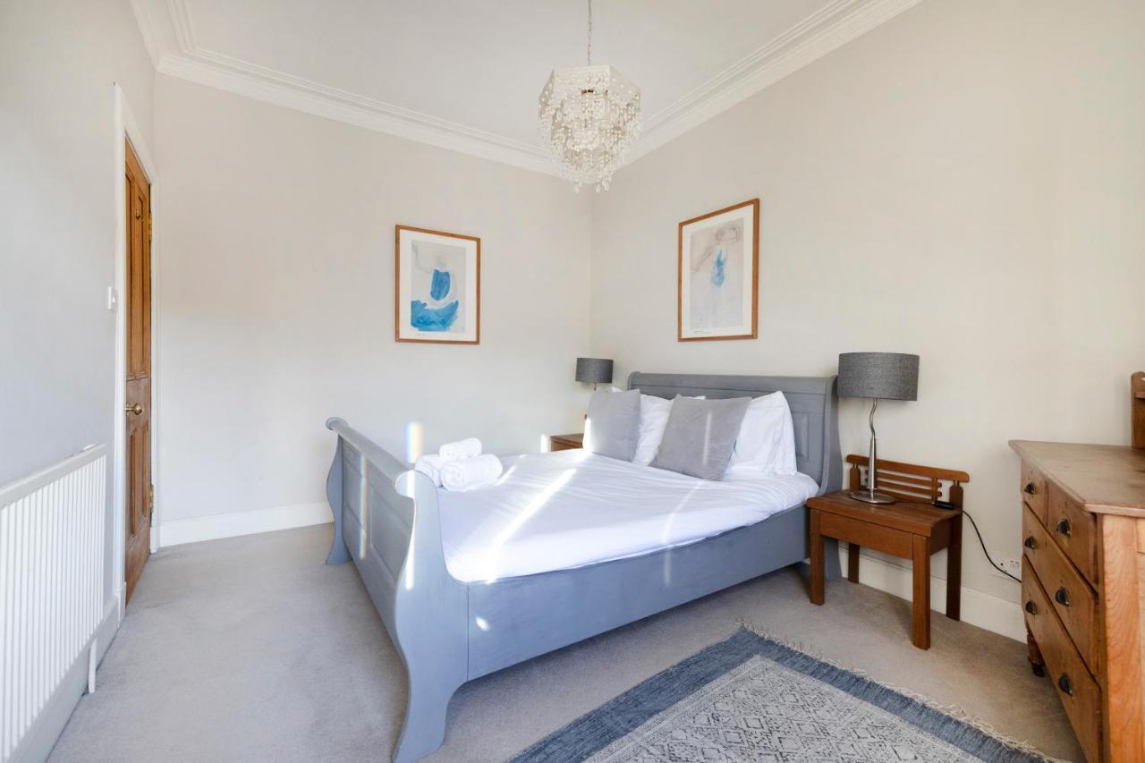 Joivy Old Town 1-Bed Apartment With Stunning Views Édimbourg Extérieur photo
